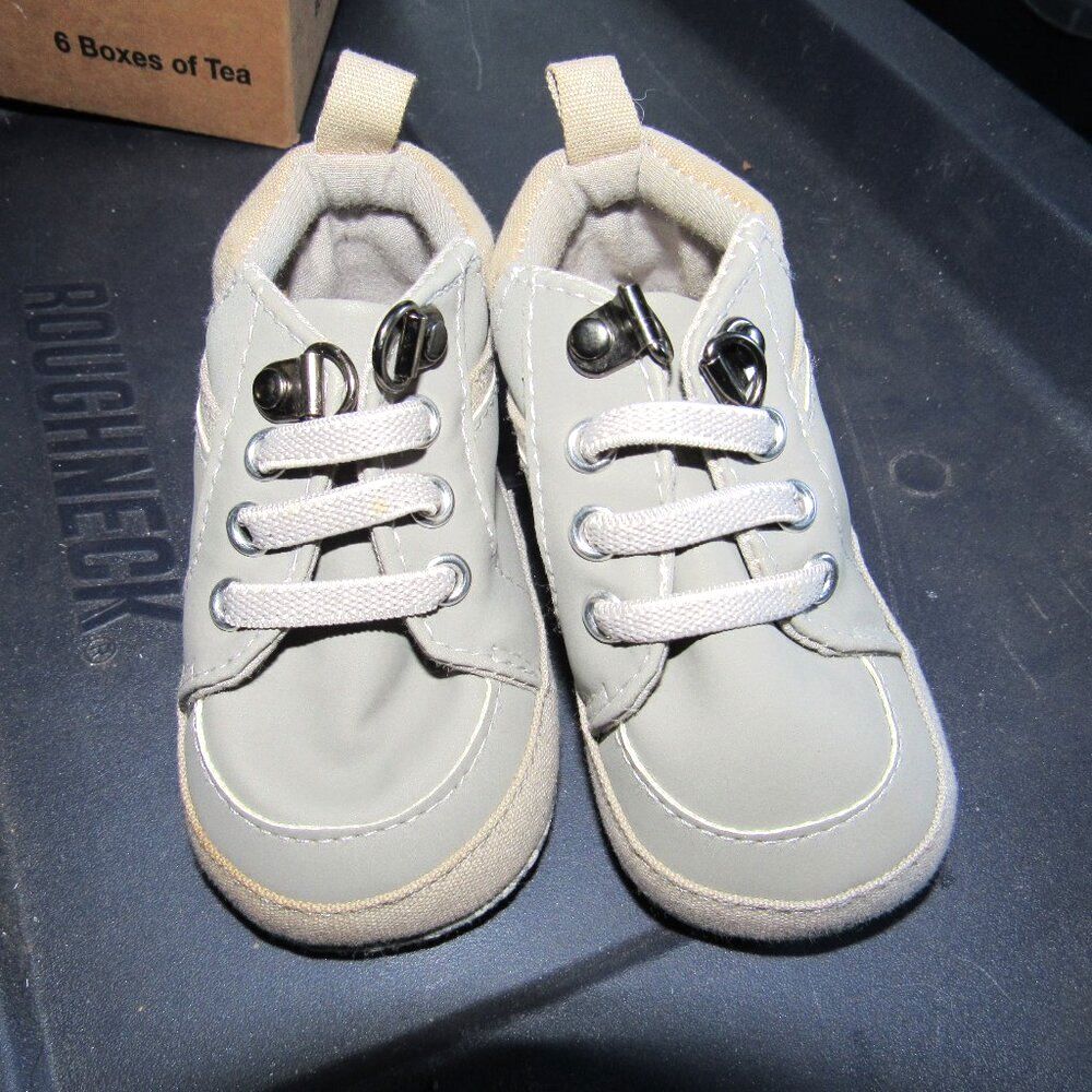 6-12mo Gray Baby Shoes Sneakers Booties Fabric Soles